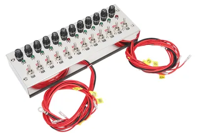Obrázek produktu pro Panel s 12 kolébkovými přepínači na 12–24 V DC, určený k montáži na palubní desku, pro závodní auta, nákladní vozy, jachty a lodě