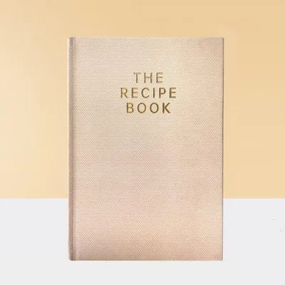 Zdjęcie produktu dla Kochbuch für Familie - Hardcover Tagebuch - A5-Format - DIY Rezeptplaner - Beige