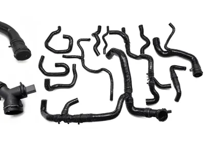 Productafbeelding van Koelvloeistofslangset, zwart, siliconen, voor VW Golf V R32, 24V, met BUB DSG-transmissie