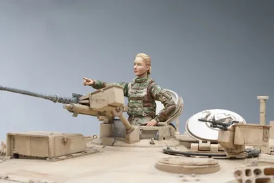 Produktbild von Torro RC 1:16 Figurenbausatz US Panzerkommandantin