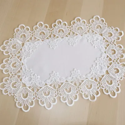 Produktbild von Tischläufer INES Spitzenbordüre Vintage weiß Polyester 30 x 50 cm