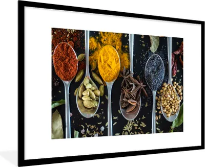 Produktbild von MuchoWow® Gerahmtes Poster Löffel - Gewürze - Lebensmittel - Tisch 90x60 cm - Poster mit Schwarzem Bilderrahmen Wandposter Rahmen Foto Bilder - Wanddekoration - Fotos