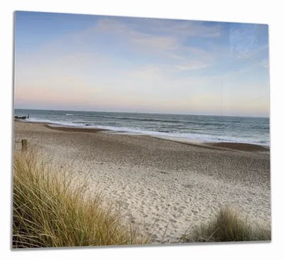 Produktbild von Wallario Herdabdeckplatte aus Glas, Größe 60 x 52 cm 1-teilig, Motiv Strandspaziergang im Urlaub an der Ostsee