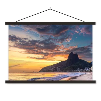 Produktbild von MuchoWow® Textilposter Sonnenuntergang - Strand - Rio de Janeiro 90x60 cm mit schwarzem Rahmen - Aufhängungssatz
