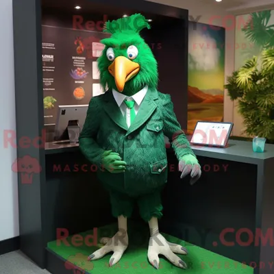 Productafbeelding van Mascot REDBROKOLY karakter van een bosgroene kip gekleed met een jasje en stropdassen