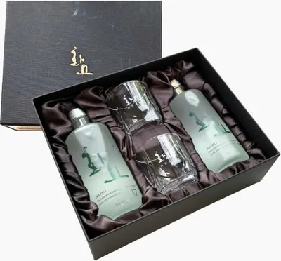 Produktbild von HWAYO Premium Soju 17% Set (2x Bottle + 2x Glas)