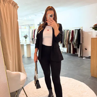 Produktbild von Damen Blazer “Annika” Dunkelblau – One Size (XS-XL), Ärmel mit Raffungen, Eleganter Stretch-Look, Modern Jacke