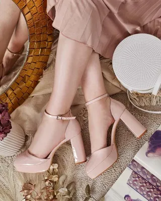 Produktbild von Royalfashion Damen Lefeyoa lackierte Pfostensandalen, Größe 38