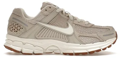 Produktbild von Nike Zoom Vomero 5 Light Orewood Brown (Women's) - EU 47
