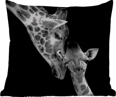 Produktbild von MuchoWow® Outdoor Kissen - Porträt - Giraffe - Tiere - Schwarz - Weiß - 45x45 cm - Wetterfest - Lounge Kissen - Fotokissen - Dekoratives Kissen