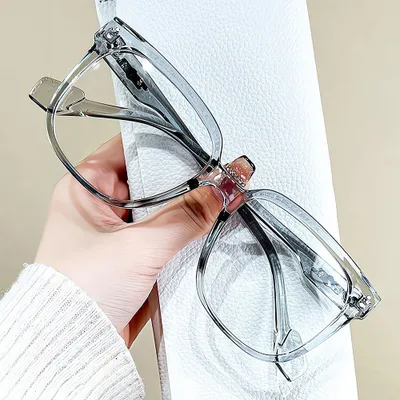 Produktbild von PACIEA Lesebrille Anti Blaulicht Klassisch Quadratisch Vollrandrahmen Federscharnier Anti-Müdigkeit Grau +400