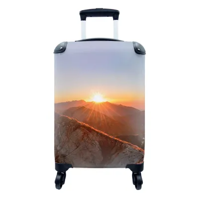 Produktbild von MuchoWow® Koffer Handgepäck Trolley Rollkoffer Kleine Reisekoffer mit 4 Rollen - Berg - Landschaft - Sonne - Cabin Size < 55x40x23 cm & 55x40x20 cm - Fotokoffer - Kabinenkoffer - Boardgepäck - Reise-Box - Reisekoffer - Reisegepäck - Koffer mit Bild - Trolley für Kinder