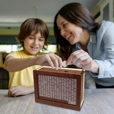 Produktbild von Sparbox Holz - Retro Spardose mit Zahlen und Ziel - Wiederverwendbare Sparbox für Kinder und Erwachsene (€ 5000)