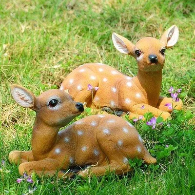 Image de Unyqoos® : Lot de 2 figurines de cerfs réalistes, fabriquées en résine résistante aux intempéries. Décoration de jardin et de parc très réaliste, imperméable, résistante aux UV, facile à installer