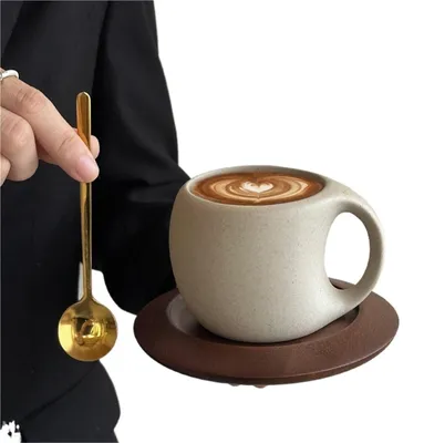 Produktbild von Mok- und Untertassen-Set: Keramische Kaffeetassen mit Löffel