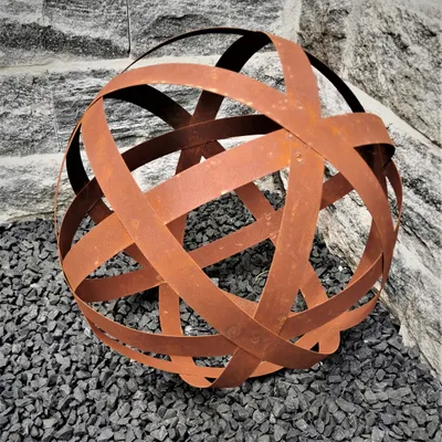 Produktbild von Dekokugel Geflecht 50 cm aus Cortenstahl Rost Geflechtkugel Streifenkugel