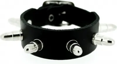 Produktbild von Leder Armband mit Patronenkugeln und Schraubnieten, 21 cm lang, 1,3 cm breit