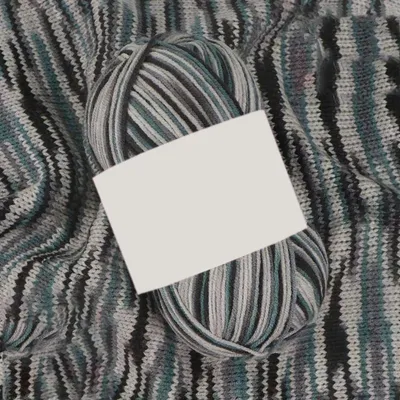 Immagine prodotto di 5 gomitoli da 50g di filato acrilico sfumato, ideale per lavorare a maglia o all'uncinetto, colore verde