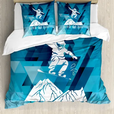 Produktbild von ABAKUHAUS Abenteuer Bettbezug, Ride or Die Skizze, Milbensicher Allergiker geeignet mit Kissenbezügen, 200 cm x 200 cm - 80 x 80 cm, Violett Blau Weiß