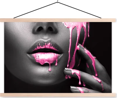 Produktbild von MuchoWow® Textilposter Lippen - Rosa - Schwarz 60x40 cm mit holzfarbenen Rahmen - Bilder