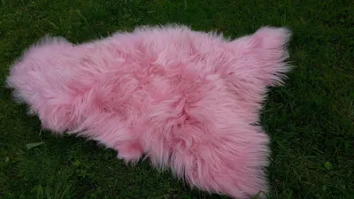 Produktbild von ECHTES PREMIUM ISLAND SCHAFFELL LAMMFELL FELL TOP GEGERBT ROSA ca.100 -110 cm