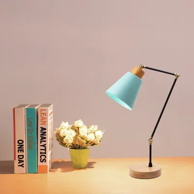 Produktbild von Opviq, Hochwertige Tischlampe, Metallkörper mit Holzfuß, Durchmesser: 14 cm, Höhe: 52 cm, E27 Fassung, IP20, Türkis, Skandinavisches Design für modernes Wohnen.