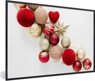 Produktbild von MuchoWow® Gerahmtes Poster Winter - Weihnachten - Christbaumkugeln 90x60 cm - Poster mit Schwarzem Bilderrahmen Wandposter Rahmen Foto Bilder - Fotorahmen - Foto-Plakat