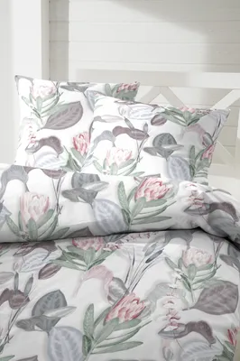 Produktbild von Primera Mako-Satin Bettwäsche 135x200 Blätter Blüten weiß rosa grün  243218-84