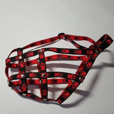 Produktbild von Palkar-Maulkorb aus Nylon für kleine Boxer. 3 schwarz-rot