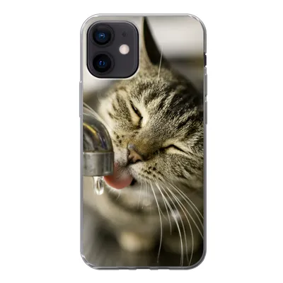 Produktbild von MuchoWow® Handyhülle Schutzhülle Hülle für iPhone 12 Katze - Wasserhahn - Getränk Silikon Softcase Handy Hülle - Schutzhülle