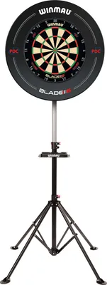 Zdjęcie produktu dla Stojak na tarczę do rzutek Winmau Xtreme 2 + tarcza Blade 6 Triple Core Carbon + pierścień zabezpieczający | Tarcza do rzutek, stojak na tarczę, obręcz