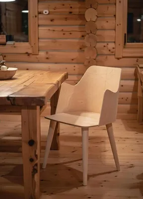 Image de Chaise en bois élégante pour la salle à manger et le bureau, au design moderne