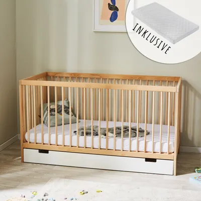 Produktbild von Babybett Kinderbett Gitterbett 60x120 cm mit Matratze und Schublade höhenverstellbar & herausnehmbare Sprossen | Buchenholz natur Europe