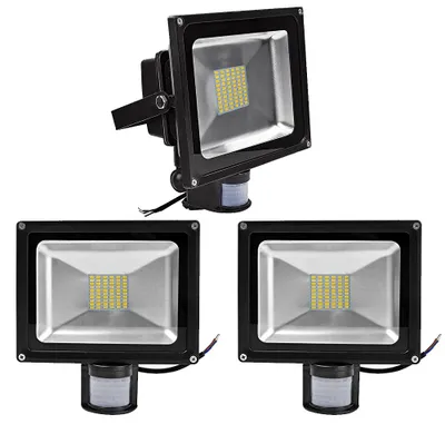 Produktbild von Greenmigo 3x 50W Fluter mit Bewegungsmelder Strahler Warmweiß Schwarz Aluminium Gehäuse IP65 Wasserdicht LED Lampe Wandleuchter Flulicht Flutbeleuchtung LED Gartenlampe Außenstahler