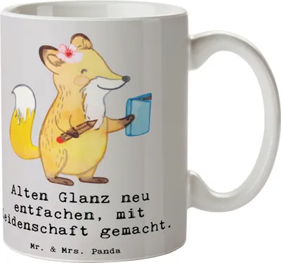 Produktbild von Mr. & Mrs. Panda Becher Polsterin Glanz - Grau Pastell - Geschenk, Handwerkskunst, Keramiktasse, schöne tasse, Geschenke mit Herz, Kaffeetasse, Polsterarbeiten, Pott
