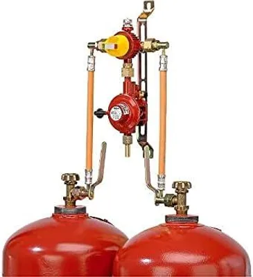 Zdjęcie produktu dla GOK Automatyczna instalacja z 2 butlami 50 mbar 4 kg/h z wyświetlaczem zdalnym i regulatorem bezpieczeństwa SAV/PRV
