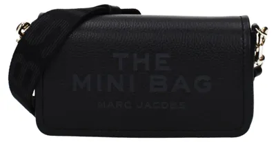 Produktbild von Marc Jacobs The Mini Bag genarbtes Leder schwarz Logo-Gurt