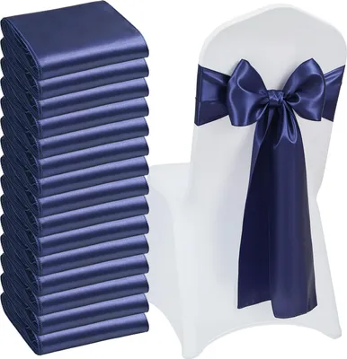 Zdjęcie produktu dla SucceBuy satynowe szarfy na krzesła z kokardami (275x17 cm) 50 szt. Eleganckie wstążki do wiązania krzeseł, idealne na wesela, imprezy, dekoracje, eventy i pokrowce na krzesła bankietowe. Kokardy na krzesła w kolorze granatowym.