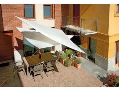 Image de Voile d'ombrage triangulaire, couleur sable, pour jardins et terrasses