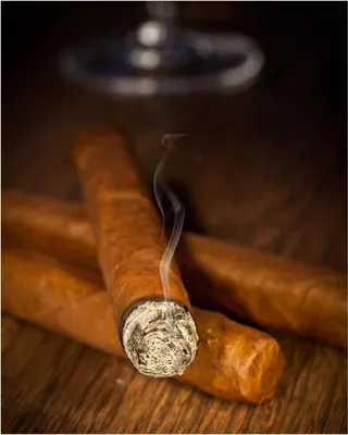 Produktbild von Wallario Poster - Zigarre am Abend, Kunstdruck Größe: 40 x 50 cm