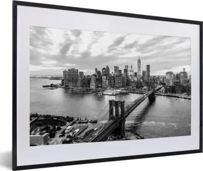 Produktbild von MuchoWow® MuchoWow® Gerahmtes Poster New York - Brooklyn - Brücke - Schwarz - Weiß 60x40 cm - Poster mit zchwarzem Bilderrahmen - Schlafzimmer - Plakat in Rahmen - Drucken