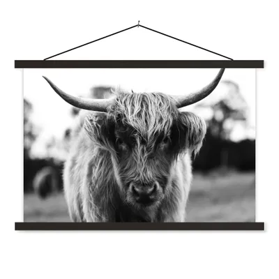 Produktbild von MuchoWow® Textilposter Schottischer Highlander - Kuh - Gras - Tiere - Natur 120x80 cm mit schwarzem Rahmen - Wanddeko