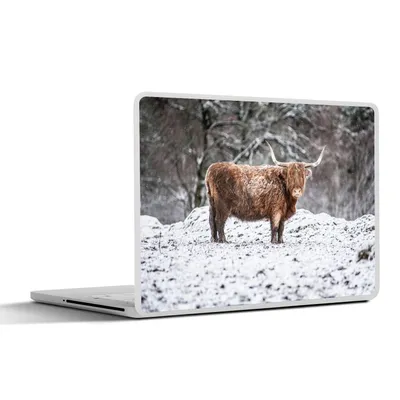 Produktbild von MuchoWow® Laptop Aufkleber Sticker Cover Schottischer Highlander - Baum - Schnee 31x22.5 cm - Laptop-Deko