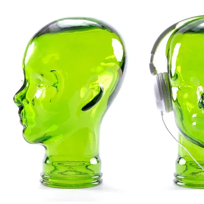 Obrázek produktu pro Skleněný stojan na sluchátka MICK zelený průhledný | 29cm skleněná plastika hlavy