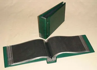 Produktbild von Briefalbum G3 blau mit 50 glasklaren Taschen, wattiertem Einband für DIN C6 Briefe