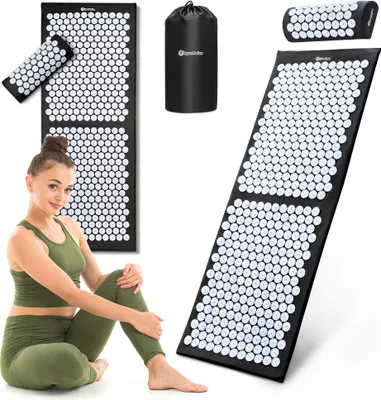 Zdjęcie produktu dla Duża mata do akupresury z poduszką i pokrowcem - 130 cm HyperMotion czarno-biała
