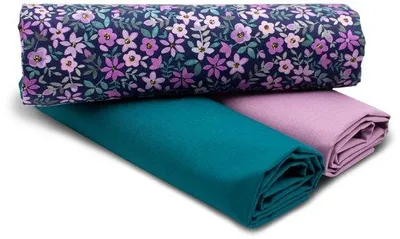 Productafbeelding van Katoenen stoffenset, 1,5 meter, met fijn bloemenmotief in marineblauw en paars