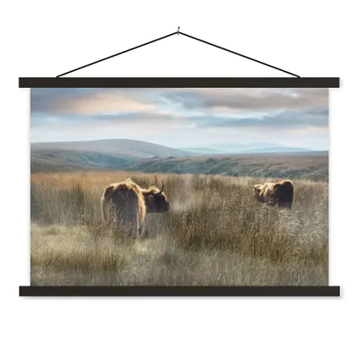Produktbild von MuchoWow® Textilposter Schottische Highlander - Nebel - Gras 150x100 cm mit schwarzem Rahmen - Schlafzimmer