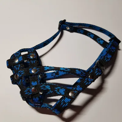 Image de Muselière en nylon Palkar pour chiens taille 1 18 cm x 4 cm noir-bleu