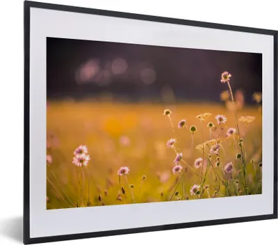 Produktbild von MuchoWow® MuchoWow® Gerahmtes Poster Blumen - Hell - Rosa 40x30 cm - Poster mit zchwarzem Bilderrahmen - Bilderrahmen - Poster im Rahmen